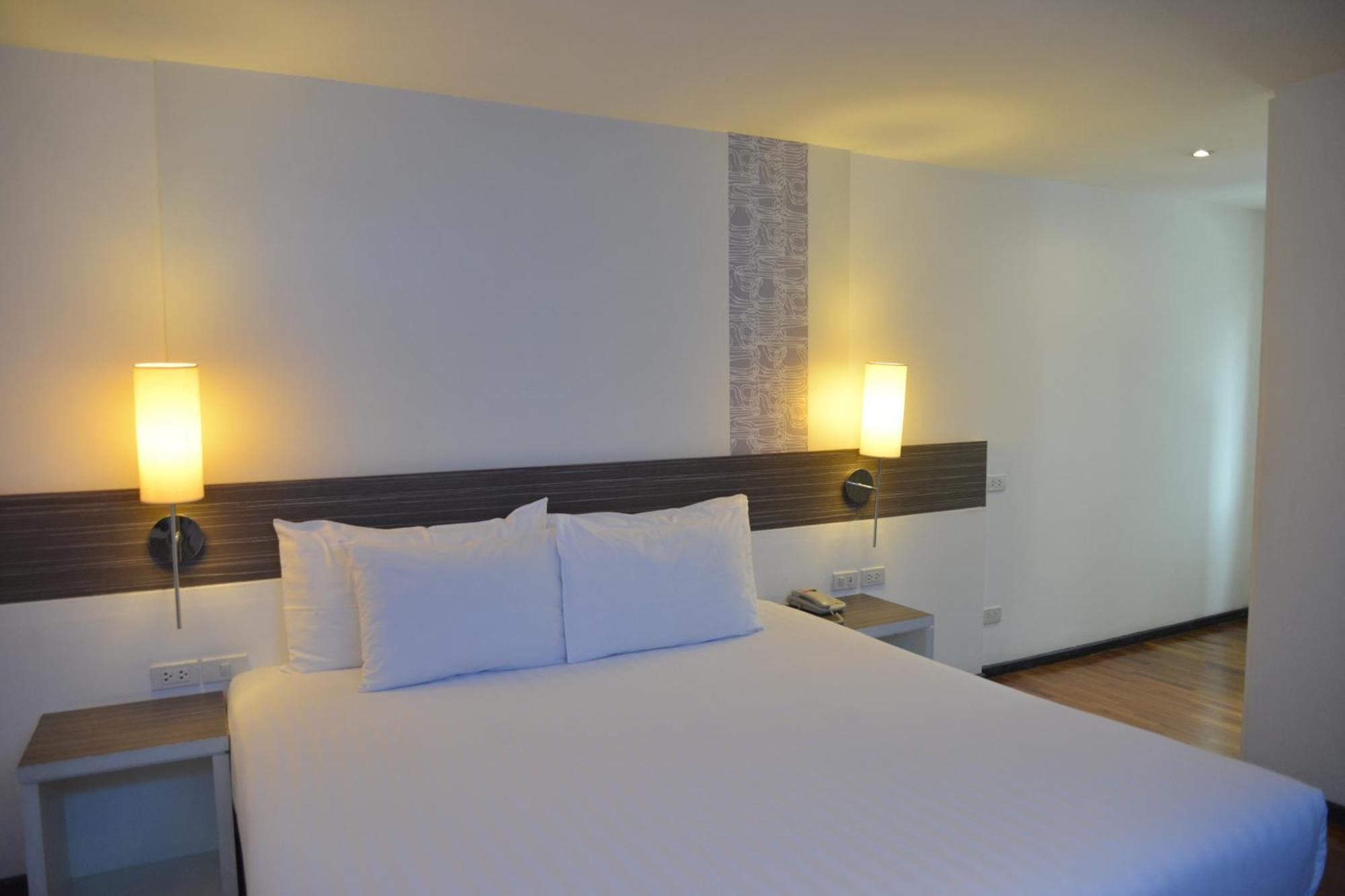 The Mini R Ratchada Hotel Bangkok Bagian luar foto