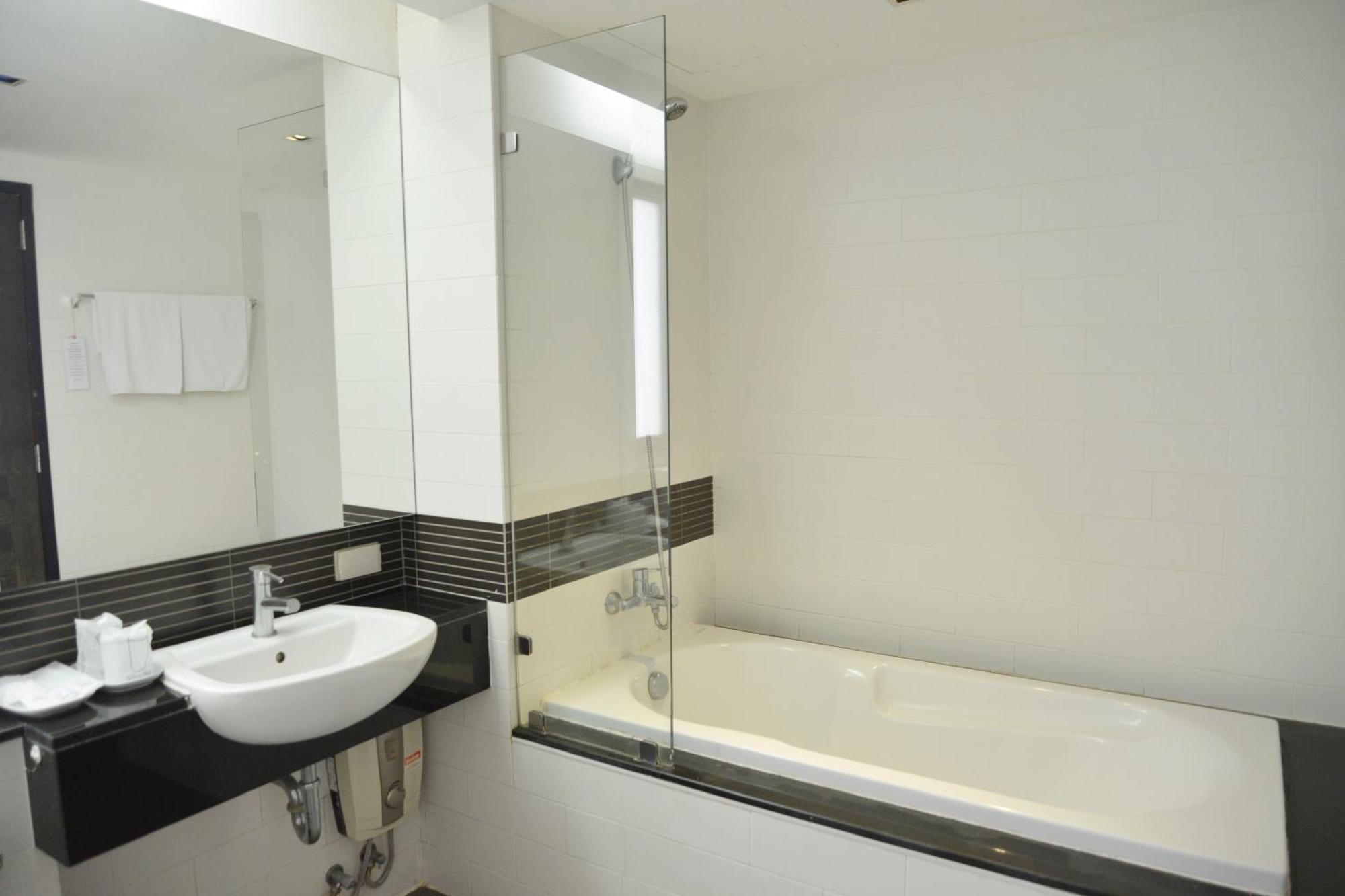 The Mini R Ratchada Hotel Bangkok Bagian luar foto