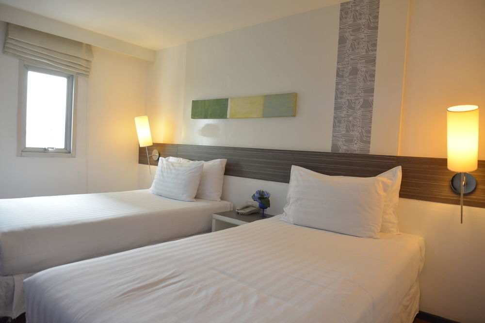 The Mini R Ratchada Hotel Bangkok Bagian luar foto