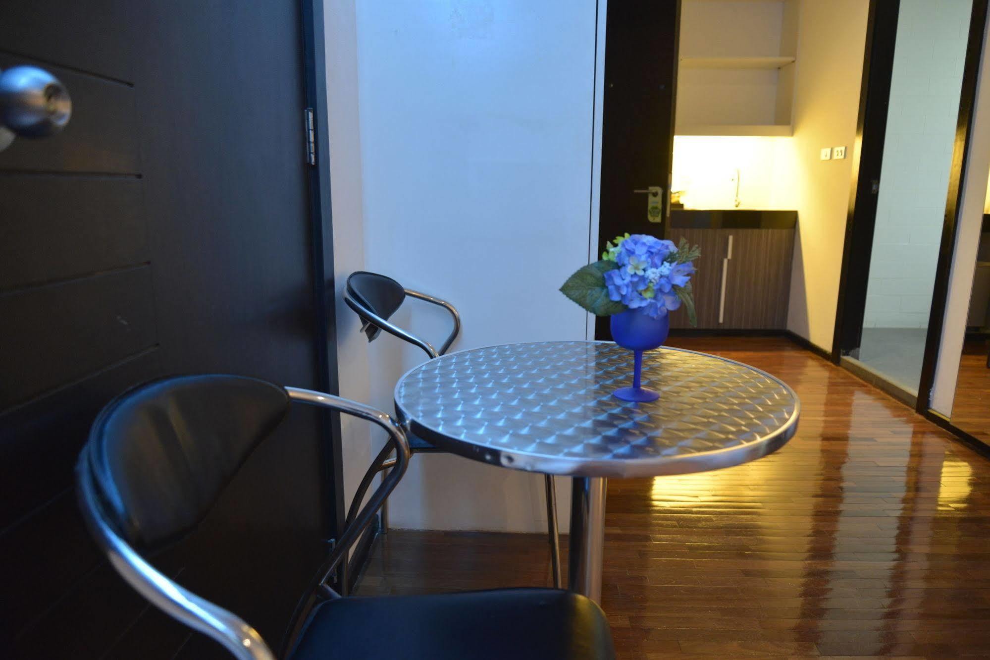 The Mini R Ratchada Hotel Bangkok Bagian luar foto