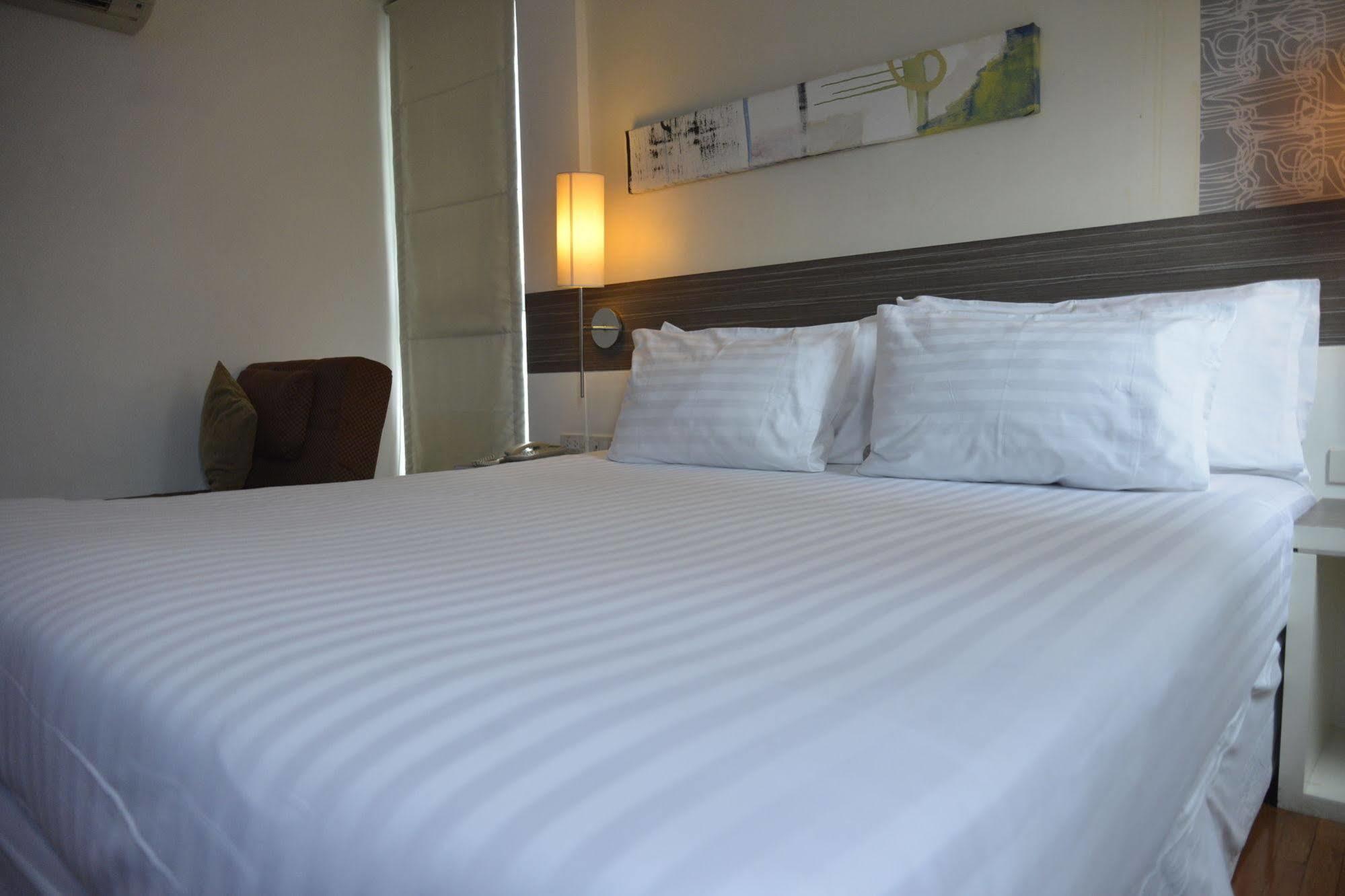 The Mini R Ratchada Hotel Bangkok Bagian luar foto