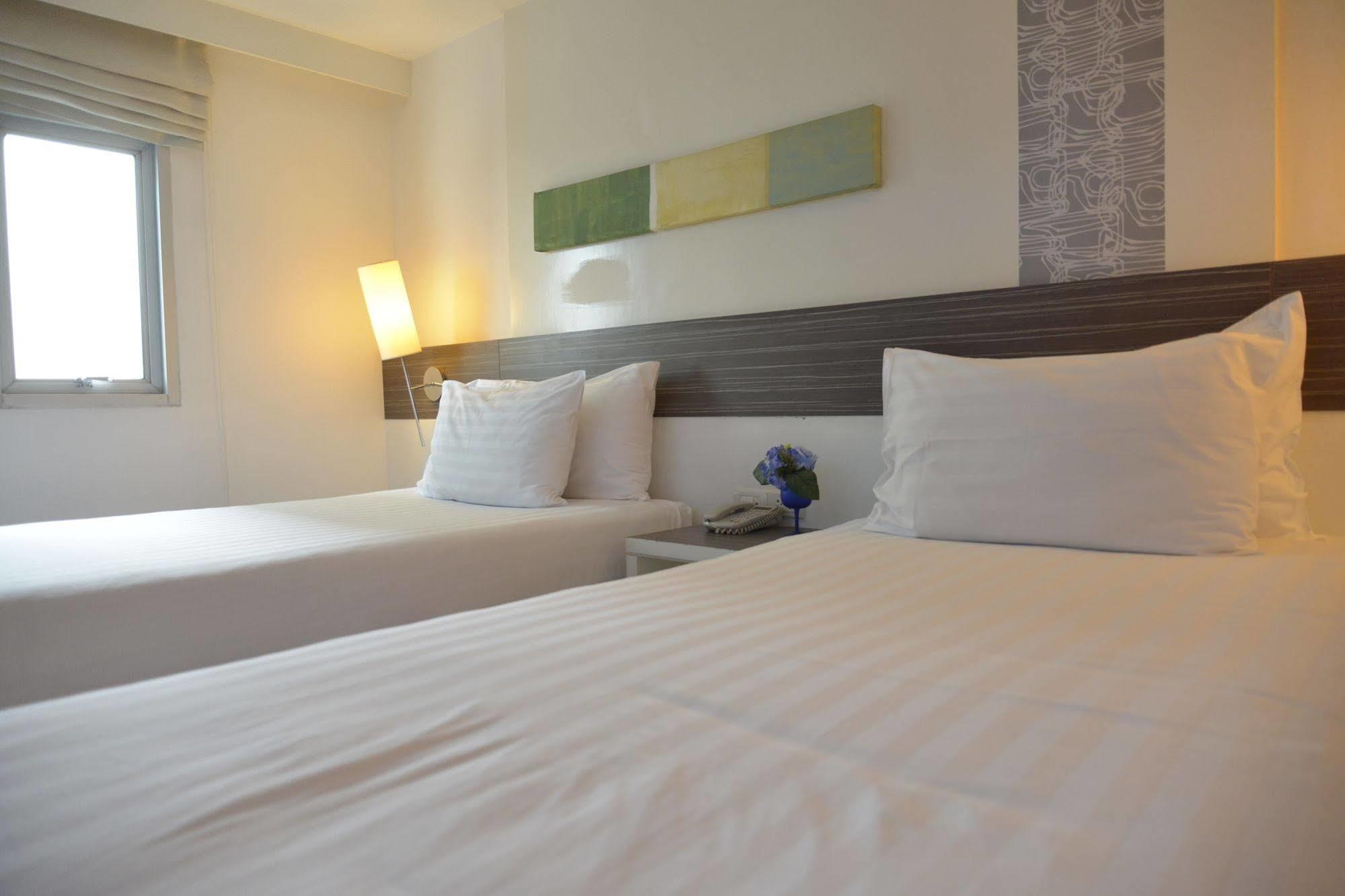 The Mini R Ratchada Hotel Bangkok Bagian luar foto