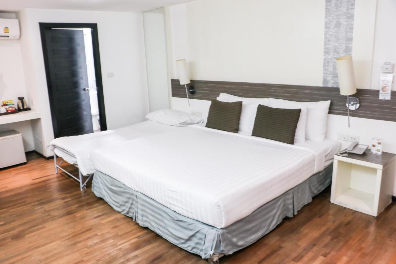The Mini R Ratchada Hotel Bangkok Bagian luar foto
