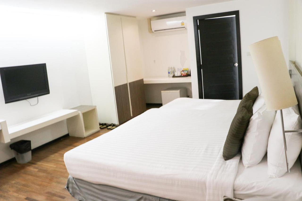 The Mini R Ratchada Hotel Bangkok Bagian luar foto