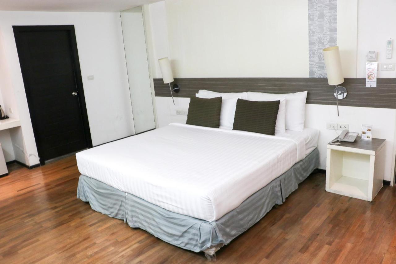 The Mini R Ratchada Hotel Bangkok Bagian luar foto
